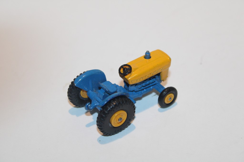 FORD TRACTEUR BLEU/JAUNE 1960 LESNEY 1/64°