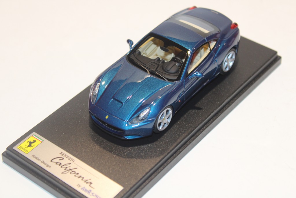 FERRARI CALIFORNIA BLEU LOOK SMART 1/43°