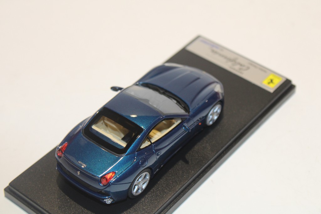 FERRARI CALIFORNIA BLEU LOOK SMART 1/43°