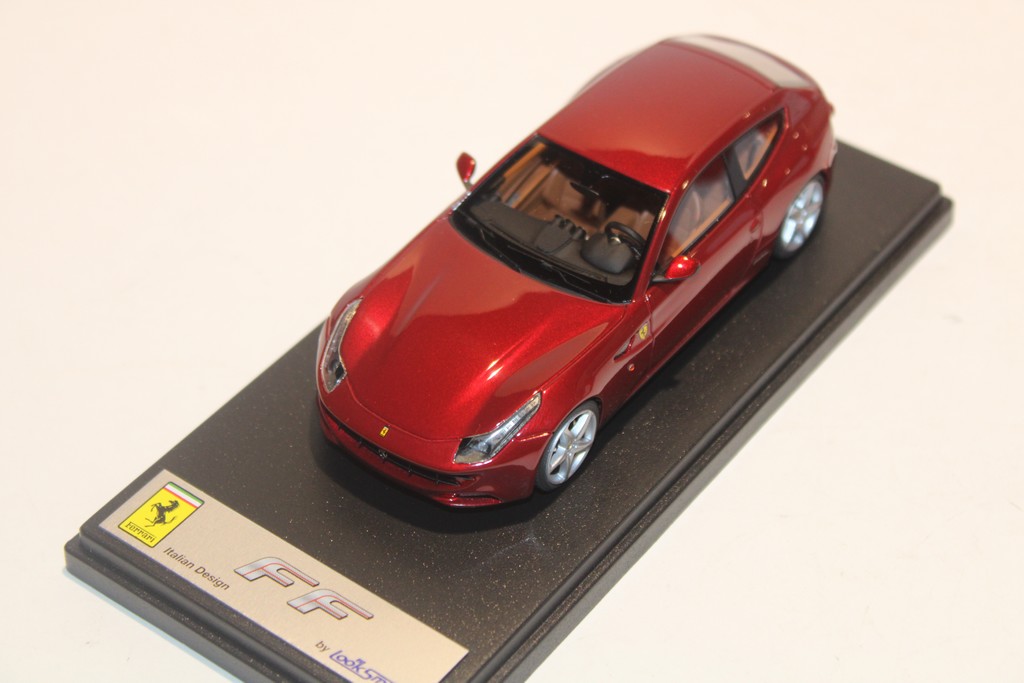 FERRARI FF ROSSO MARANELLO LOOK SMART 1/43°