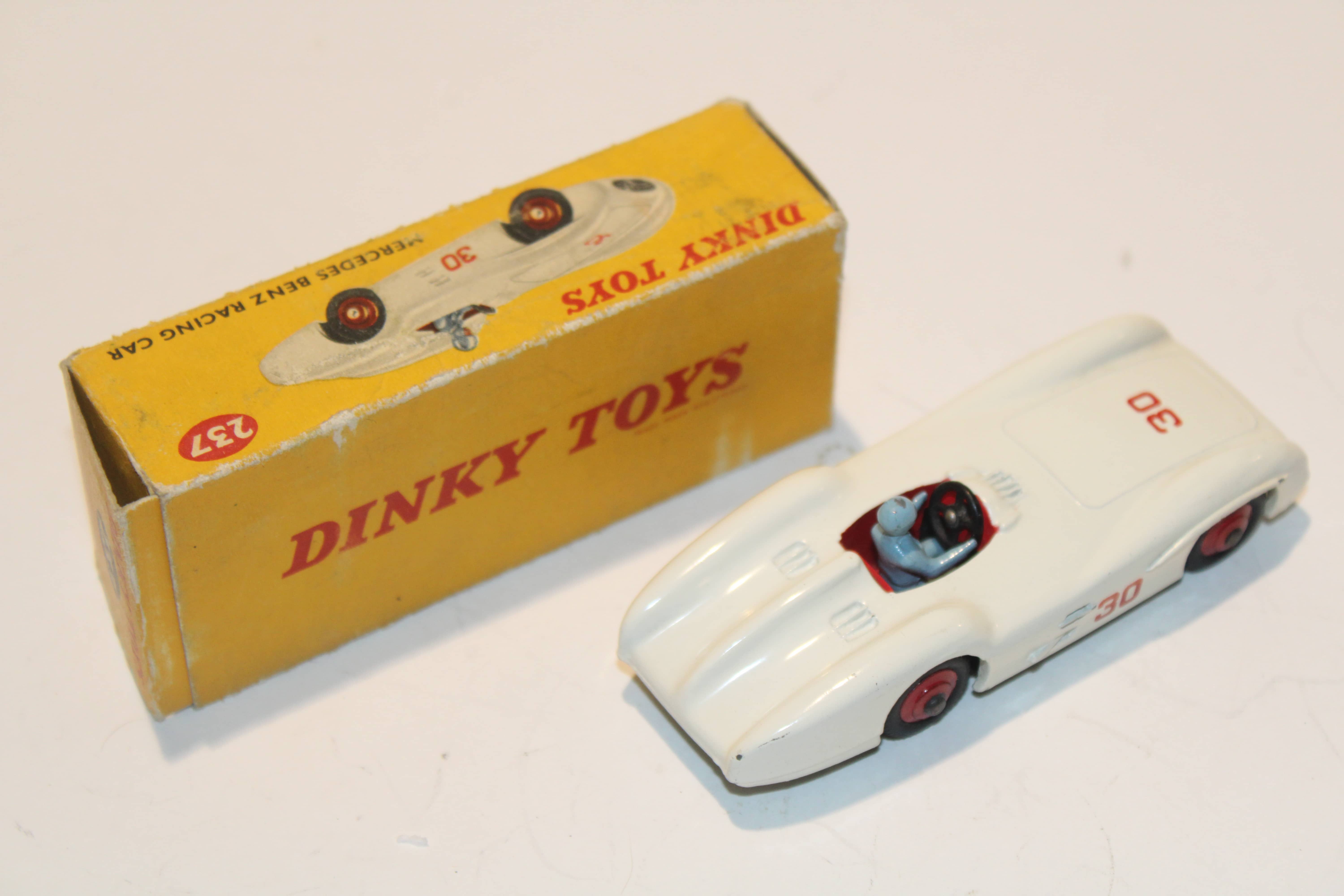 MERCEDES-BENZ RACING CAR BLANC 1952 DINKY TOYS 1/43°