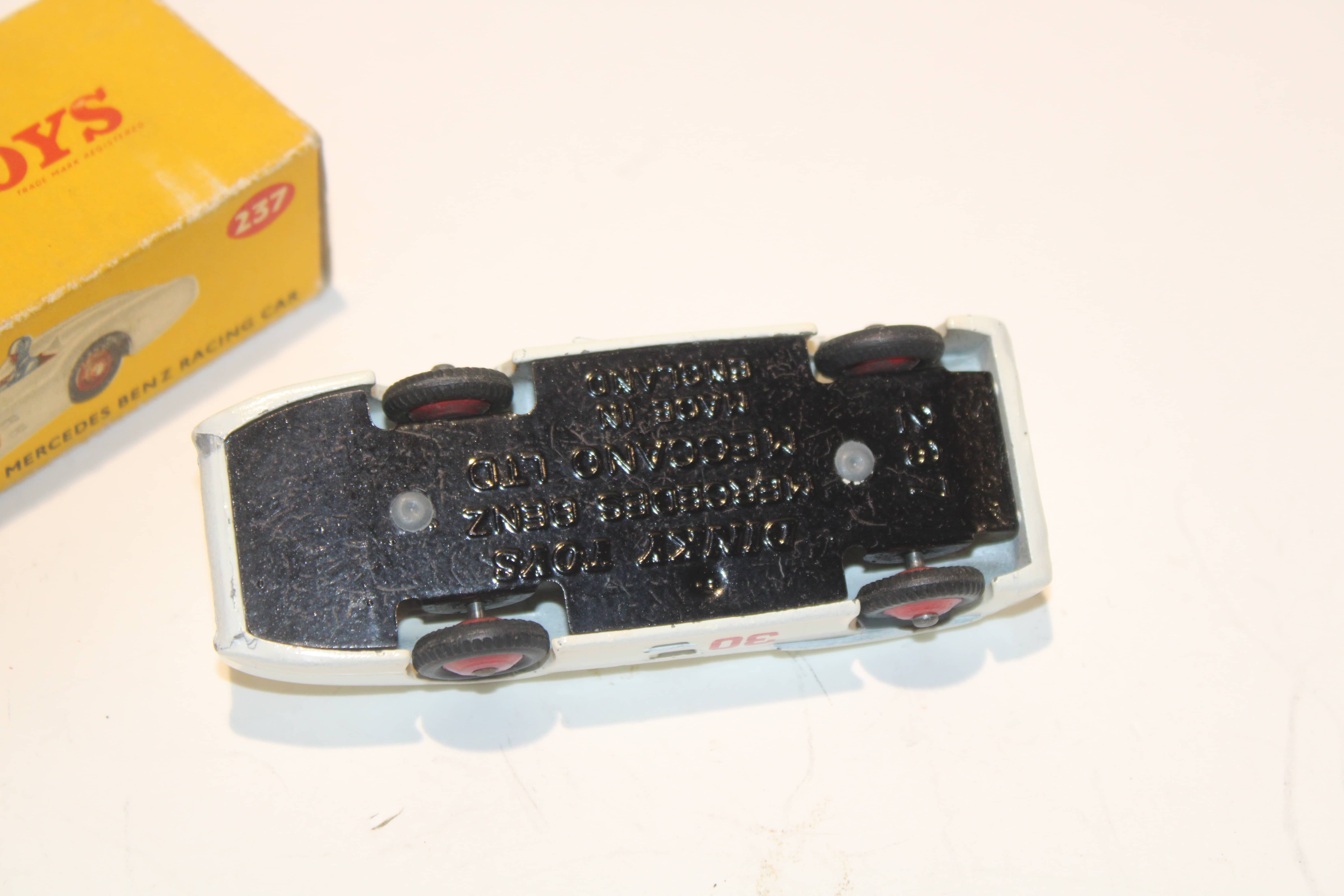 MERCEDES-BENZ RACING CAR BLANC 1952 DINKY TOYS 1/43°