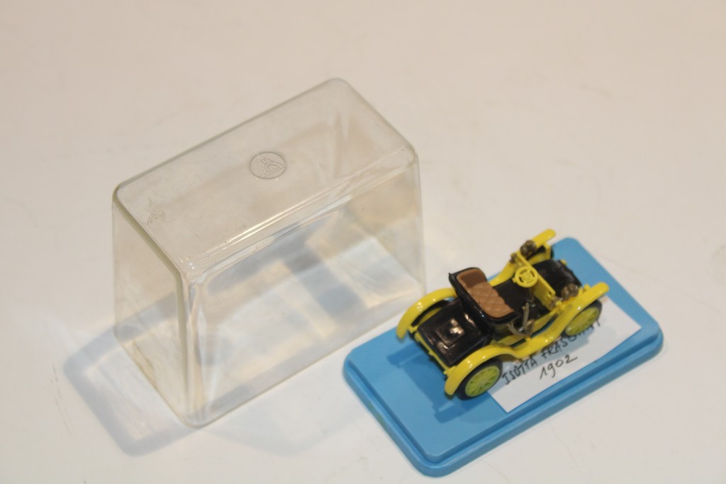 ISOTTA FRASCHINI 1902 JAUNE/NOIR POLITOYS 1/45°