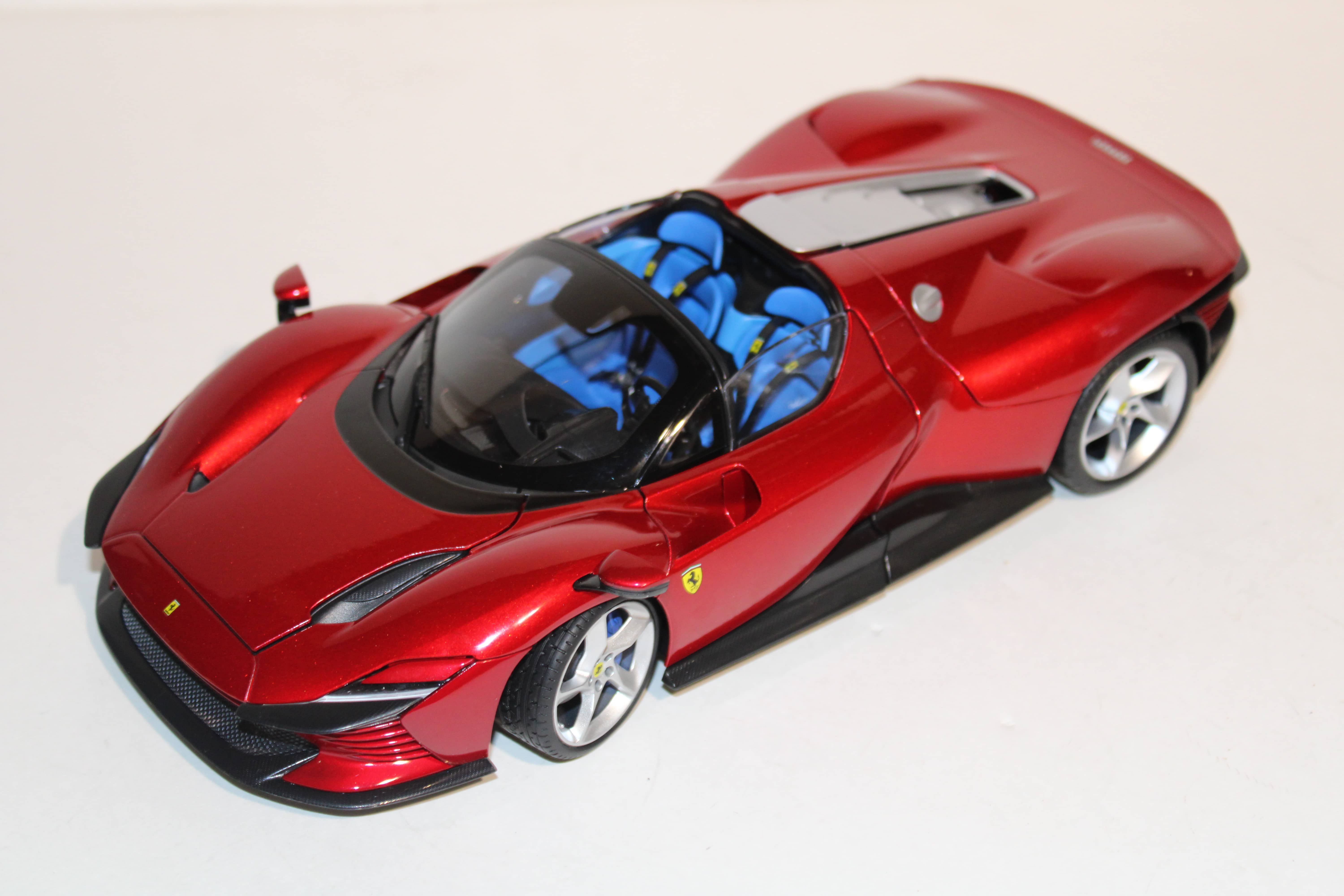 FERRARI DAYTONA SP3 ROUGE METAL BURAGO 1/18°