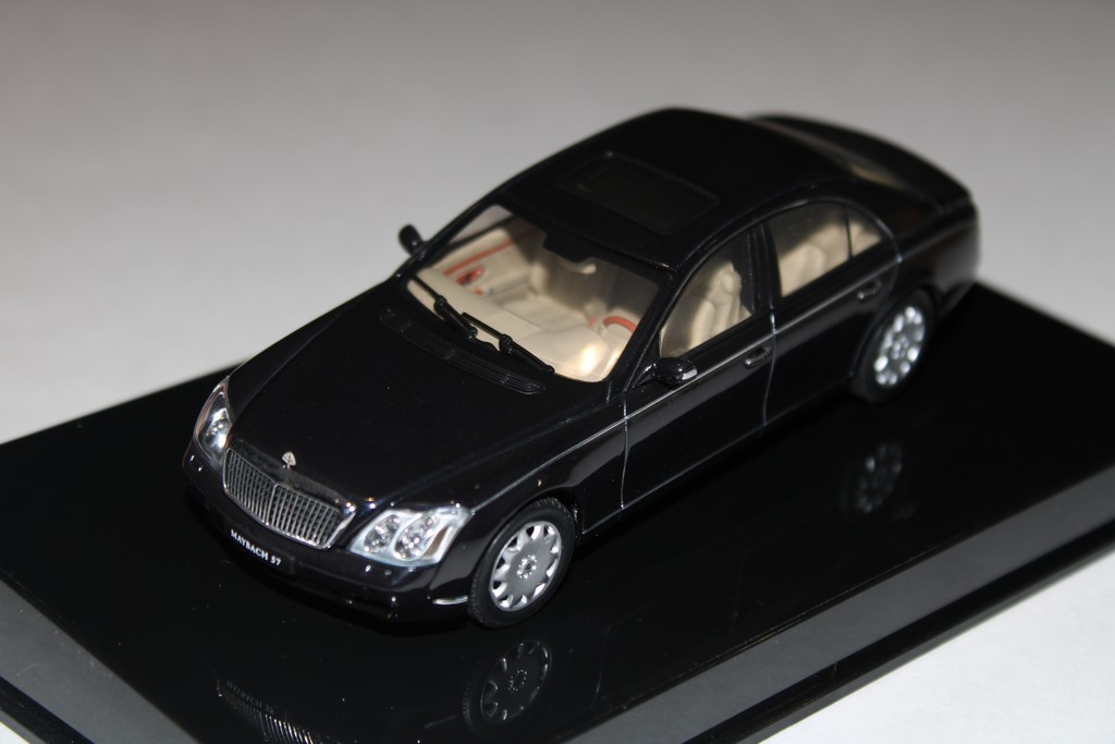 MAYBACH 57 NOIR AUTOART 1/43°