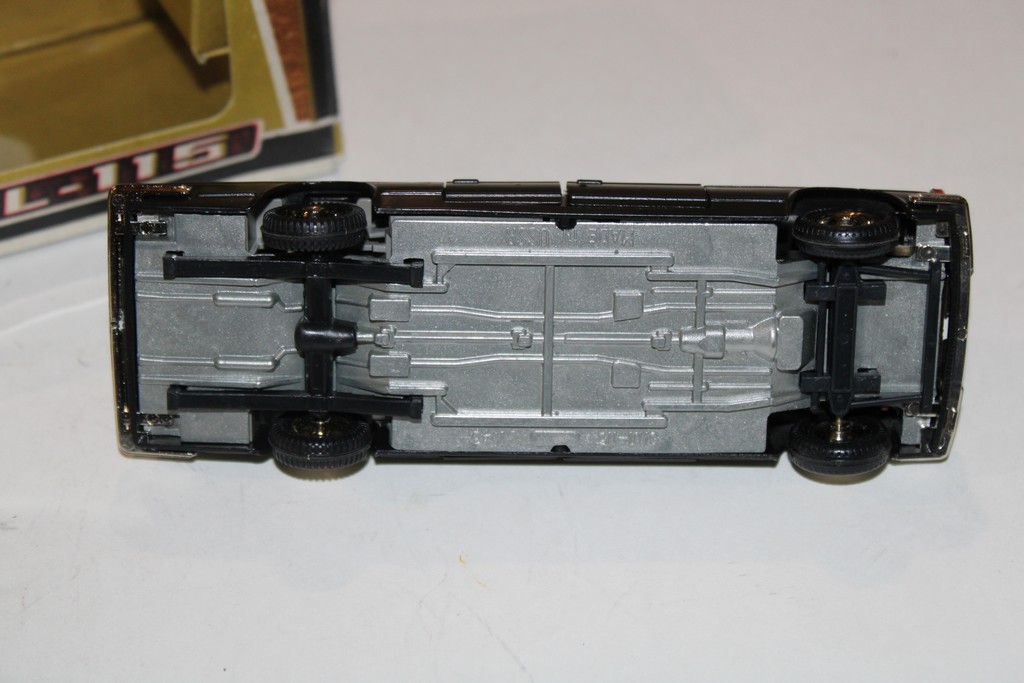 ZIL-115 NOIR 1970 NOVOEXPORT 1/43°