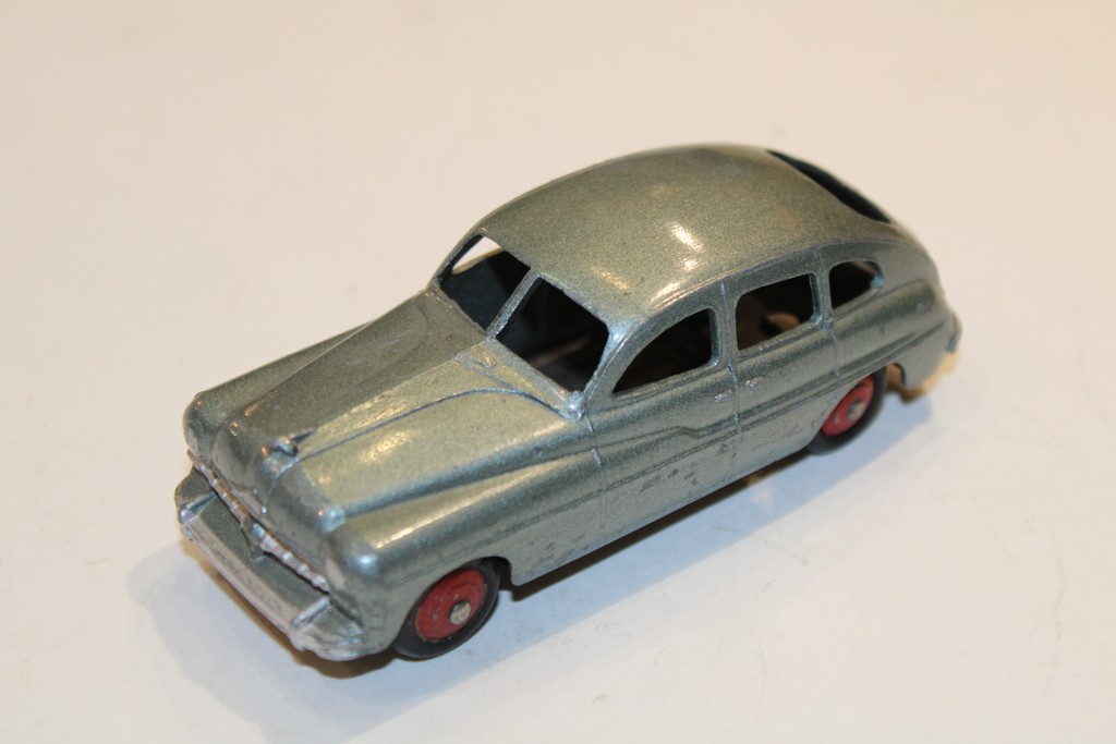 FORD VEDETTE GRIS 1949 DINKY TOYS 1/43°