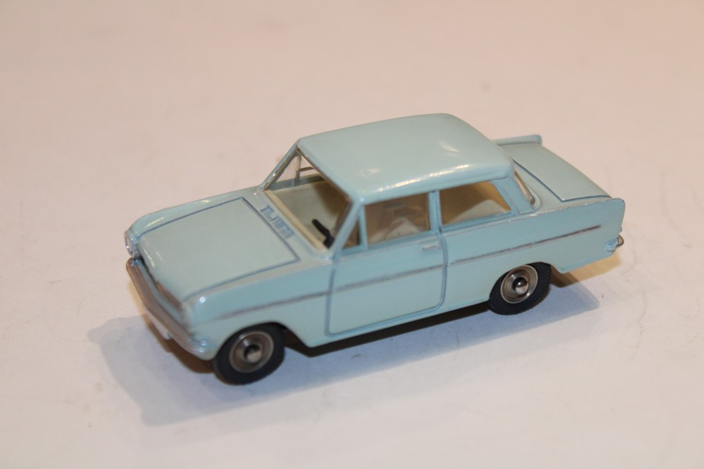 OPEL KADETT VERT CLAIR 1960 DINKY TOYS 1/43°