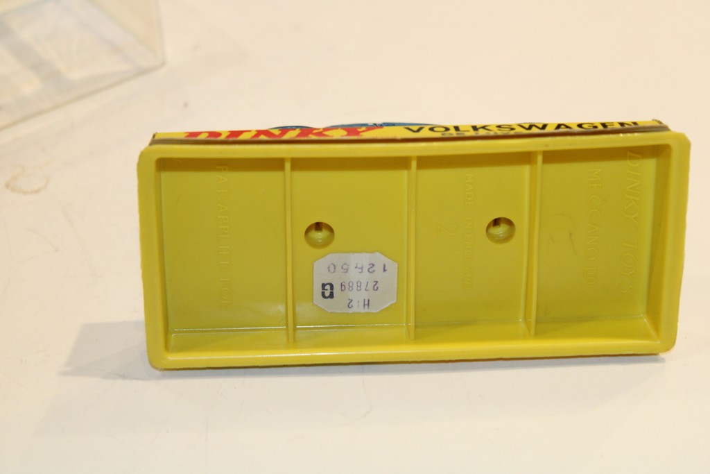 VOLKSWAGEN COCCINELLE DE LUXE SALOON BLEU 1965 DINKY TOYS 1/43°