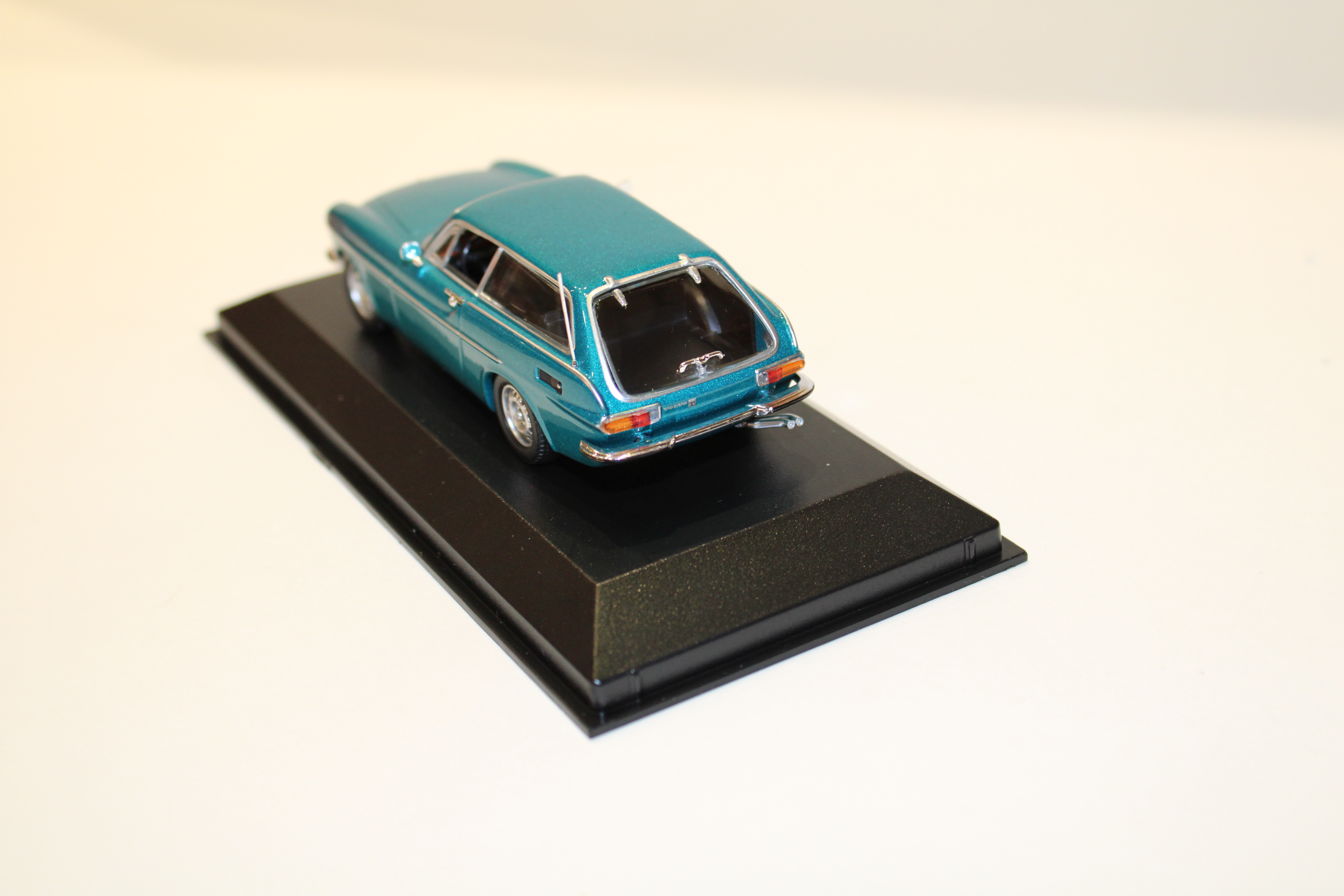 VOLVO P1800 ES 1971 TURQUOISE MET MAXICHAMPS 1/43°