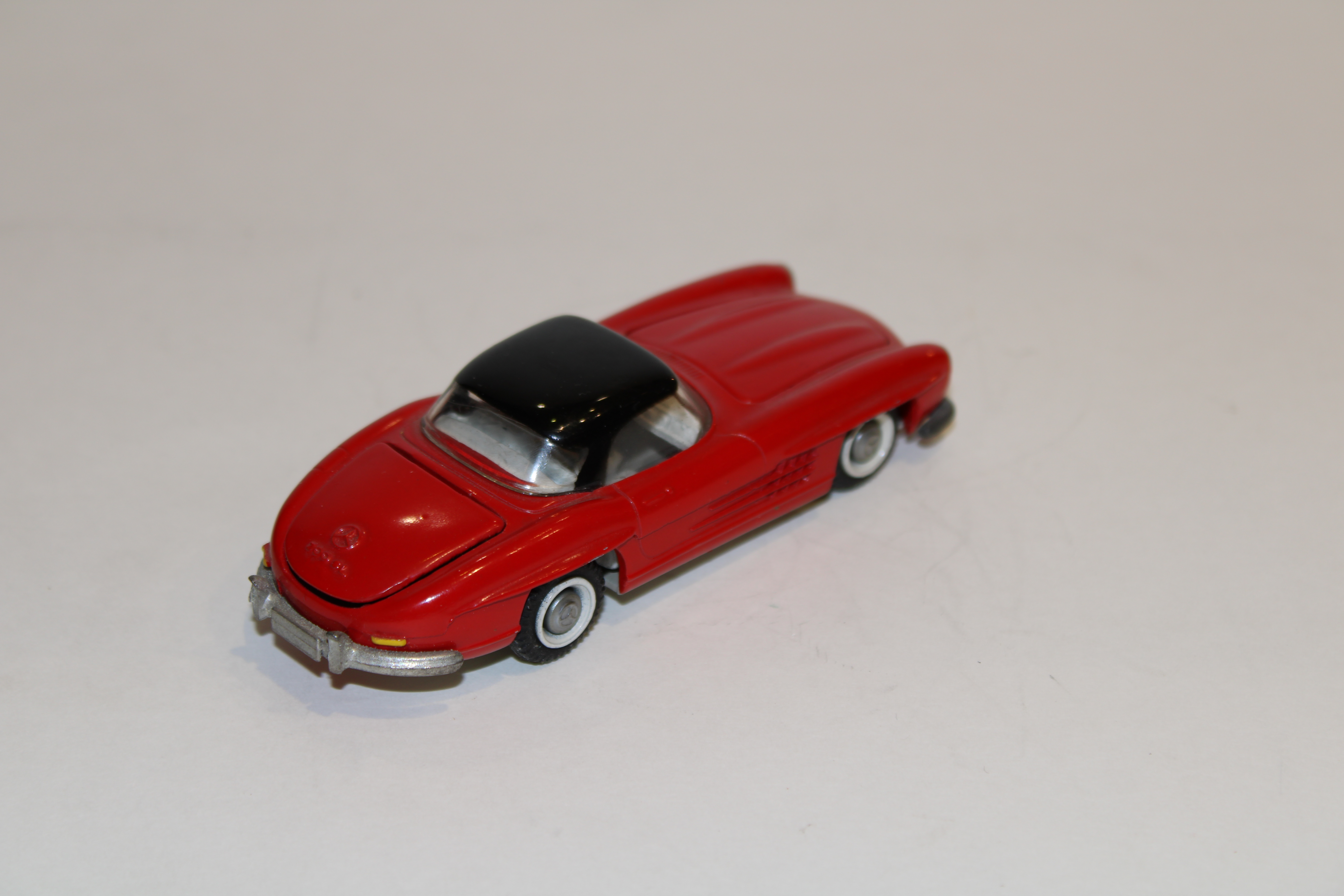 MERCEDES 300 SL ROUGE TOIT NOIR TEKNO DENMARK 1/43°