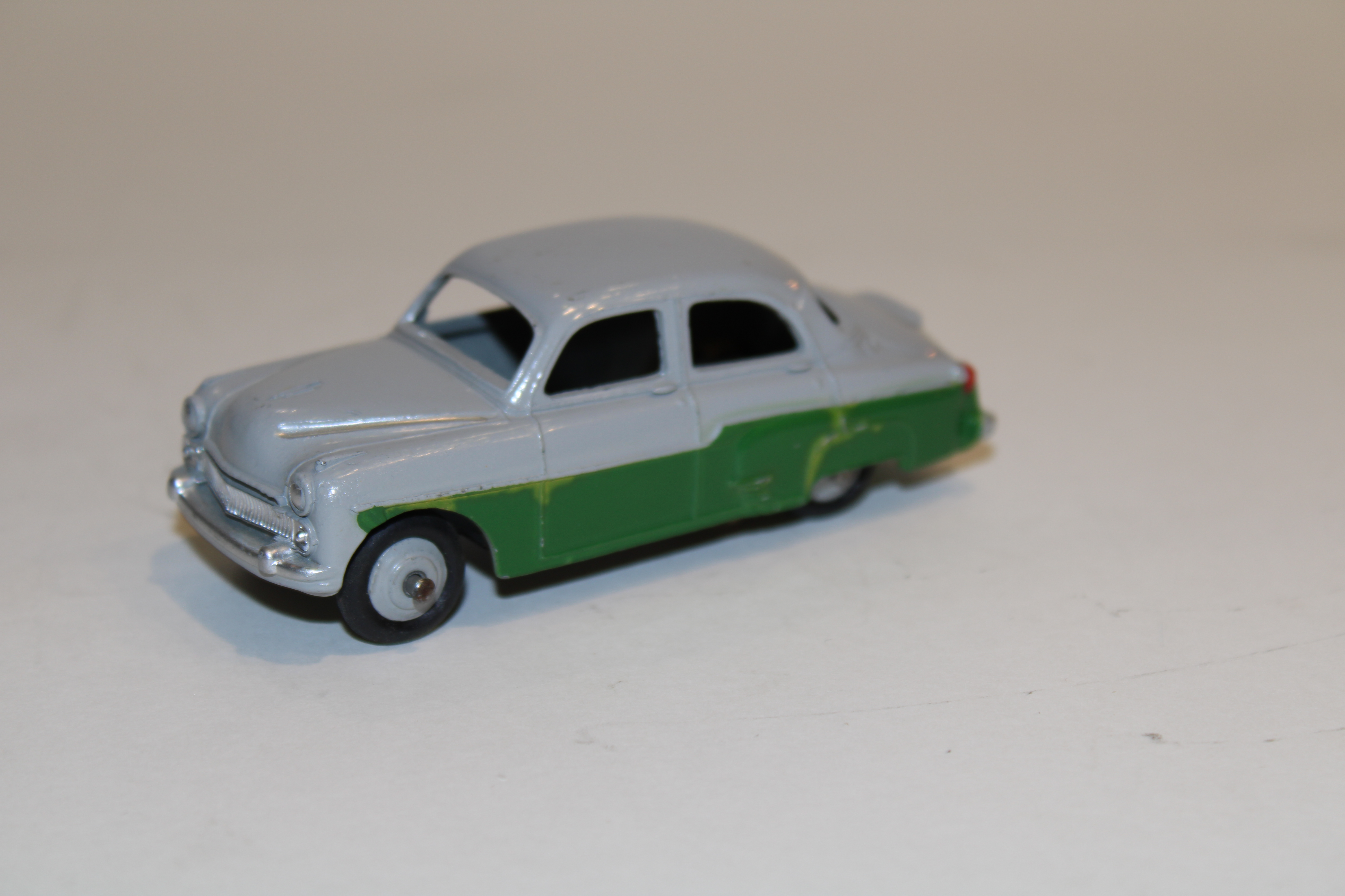 VAUXHALL CRESTA DINKY TOYS 1/43°