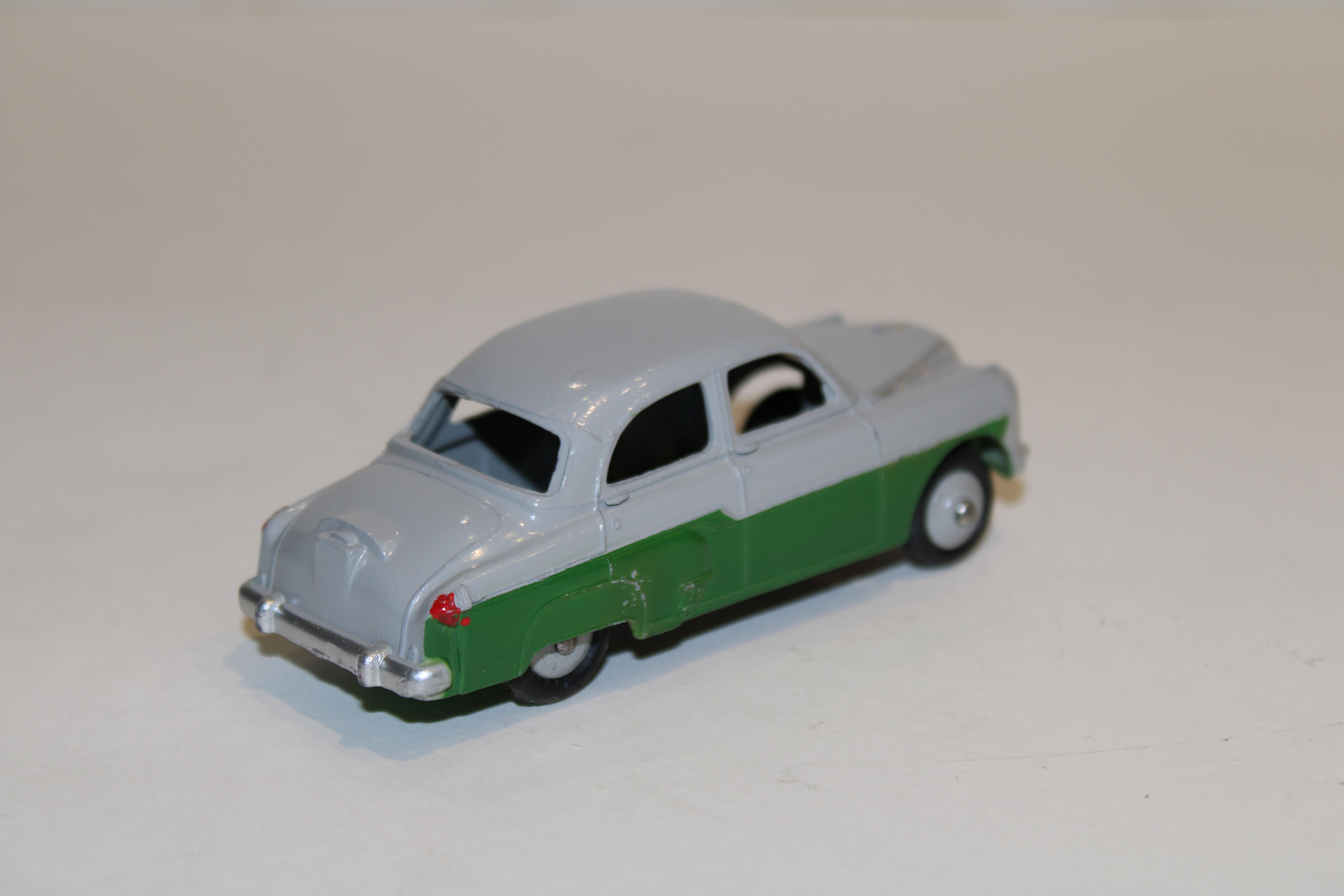 VAUXHALL CRESTA DINKY TOYS 1/43°