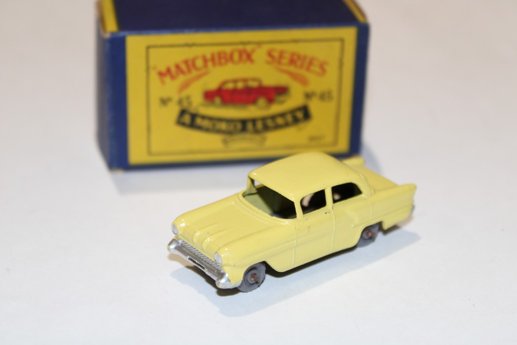 VAUXHALL VICTOR JAUNE MATCHBOX 1/64°