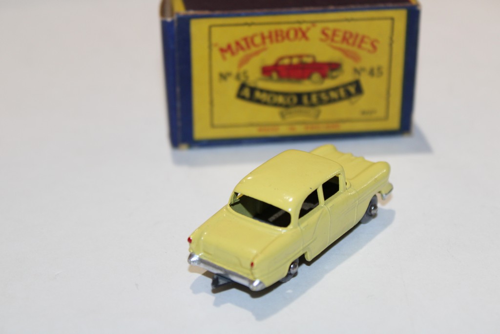 VAUXHALL VICTOR JAUNE MATCHBOX 1/64°