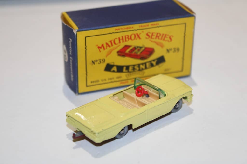 PONTIAC CONVERTIBLE JAUNE MATCHBOX 1/64°