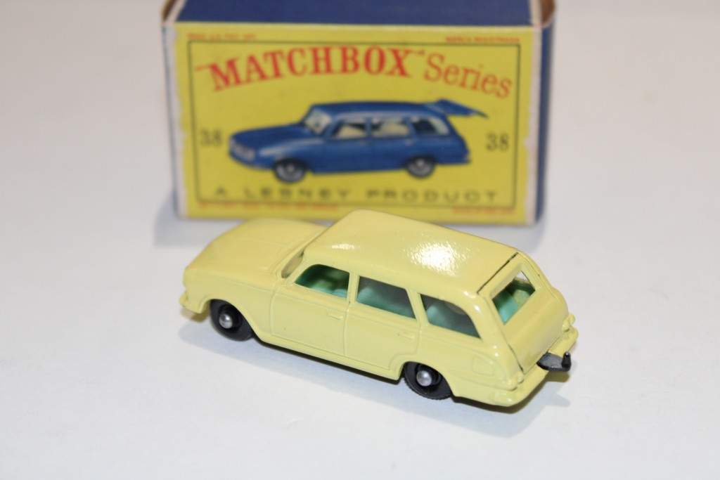 VAUXHALL VICTOR ESTATE CAR JAUNE MATCHBOX 1/64°