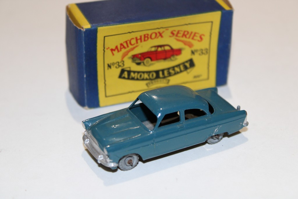 FORD ZODIAC BLEU MARINE MATCHBOX 1/64°