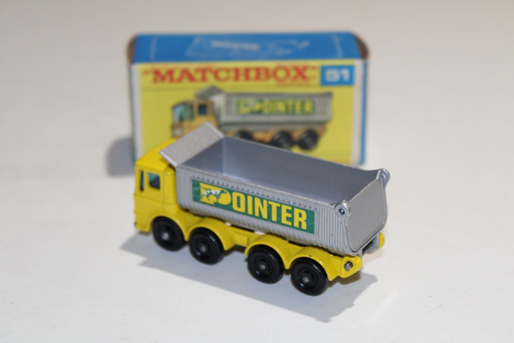 8 WHEEL TIPPER - MATCHBOX 1/64