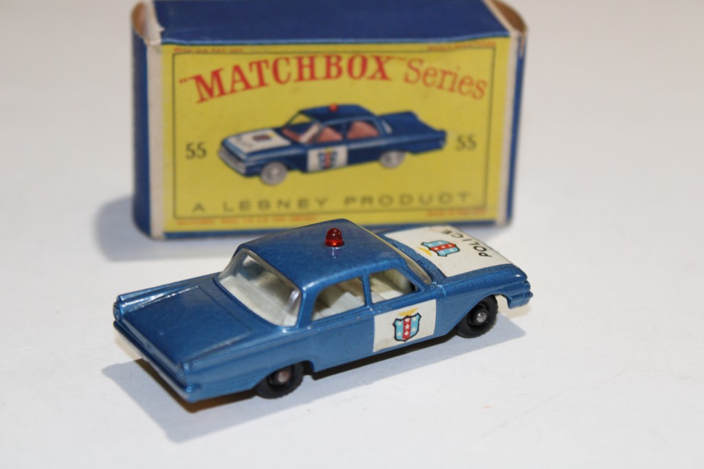 FORD FAIRLANE POLICE PATROL CAR - MATCHBOX 1/64
