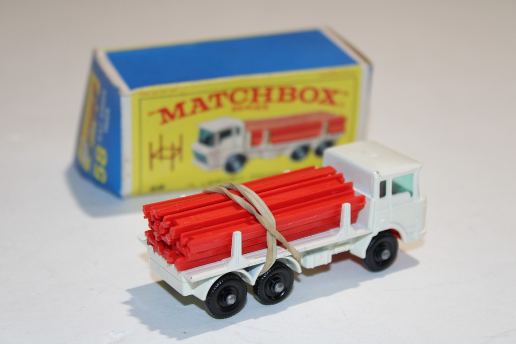 D.A.F. GIRDER TRUCK MATCHBOX 1 64