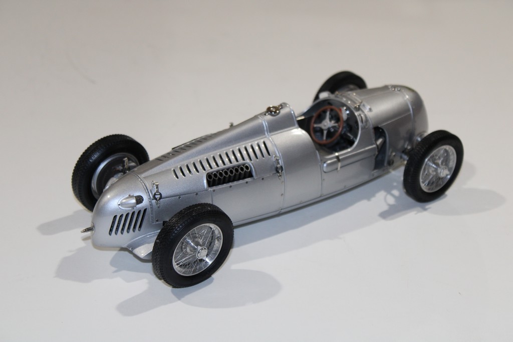 AUTO-UNION TYP C 1936-1937 CMC 1/18°