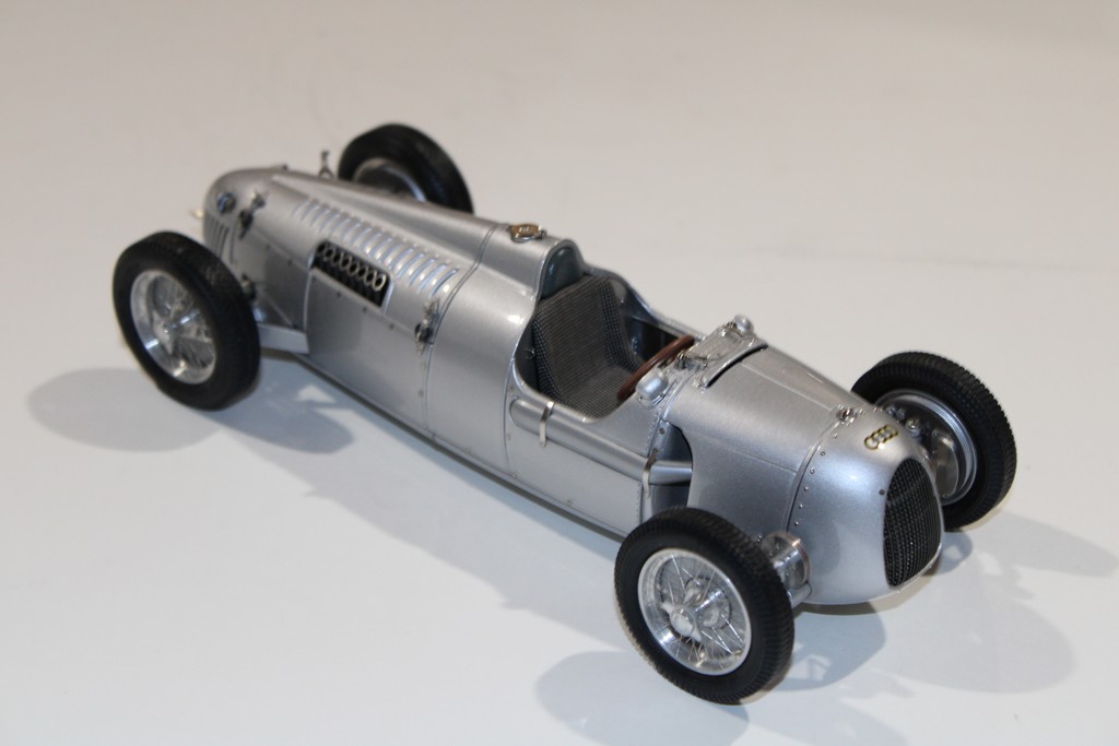 AUTO-UNION TYP C 1936-1937 CMC 1/18°