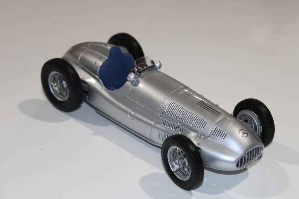 MERCEDES BENZ W165 DER GROSSE SIEGER VON TRIPOLIS 1939 CMC 1/18°