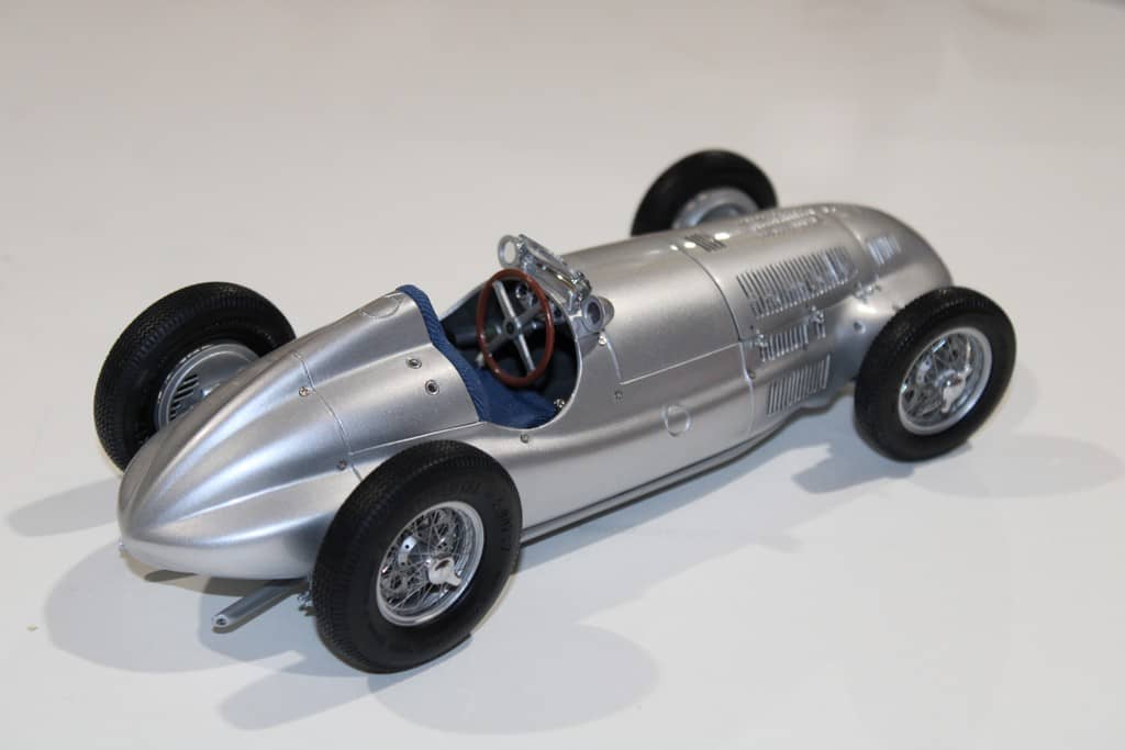 MERCEDES BENZ W165 DER GROSSE SIEGER VON TRIPOLIS 1939 CMC 1/18°