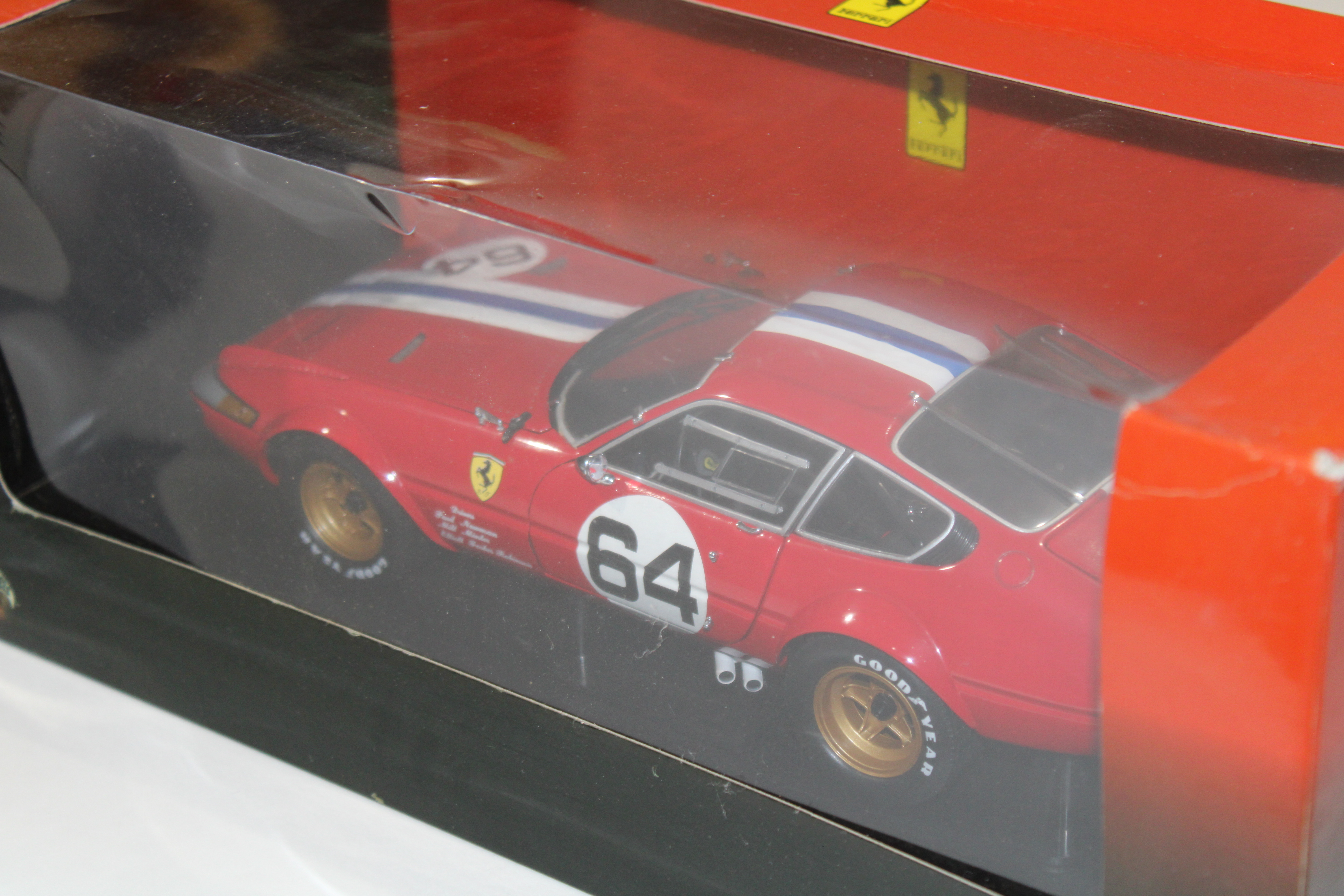 FERRARI 365 GTB/4 N°64 DAYTONA KYOSHO 1/18°