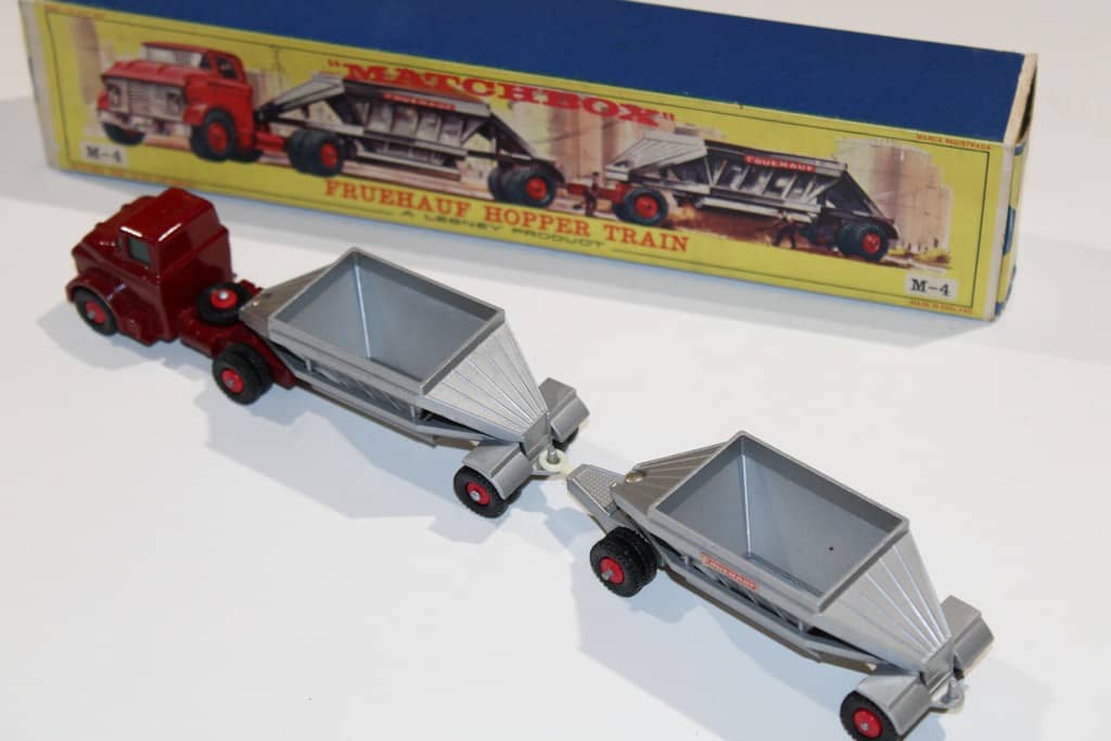 MAJOR PACK FRUEHAUF HOPPER TRAIN MATCHBOX 1/64