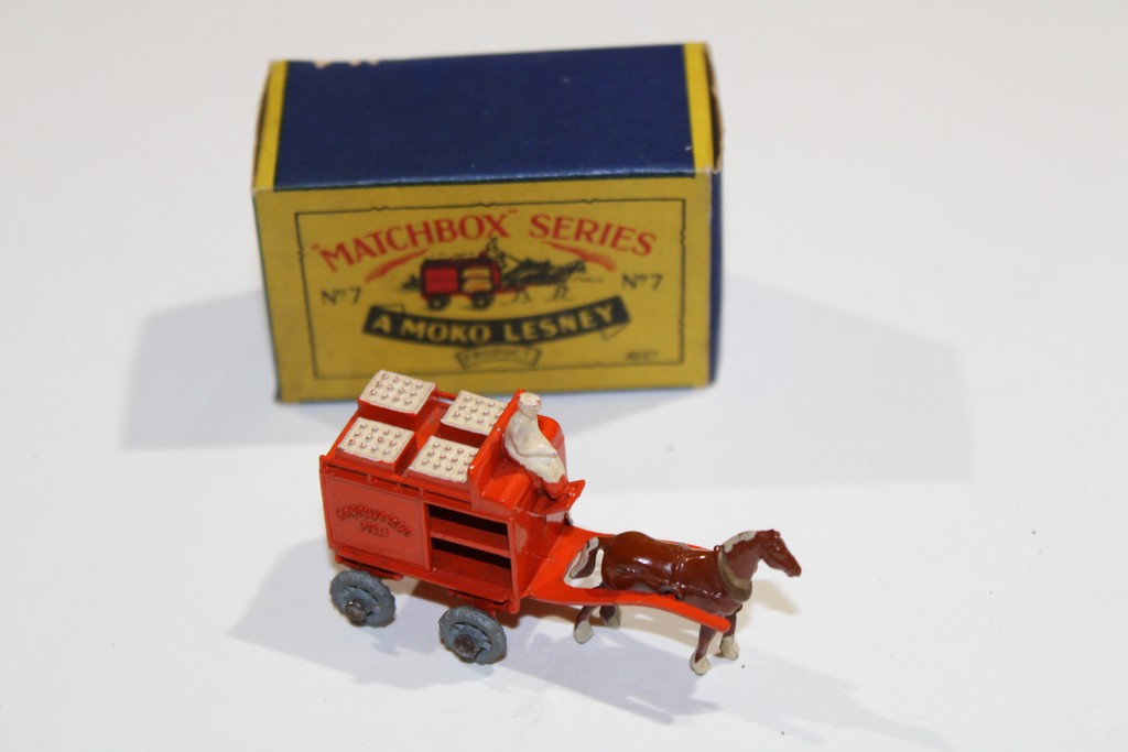 Chariot à lait tiré par des chevaux - MATCHBOX 1/64