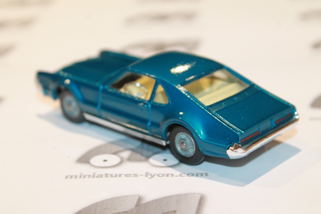 OLDSMOBILE TORONADO BLEUE 1967 CORGI TOYS 1/43°