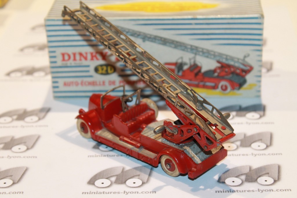 DELAHAYE AUTO-ECHELLE DE POMPIERS 1956 DINKY TOYS 1/43°