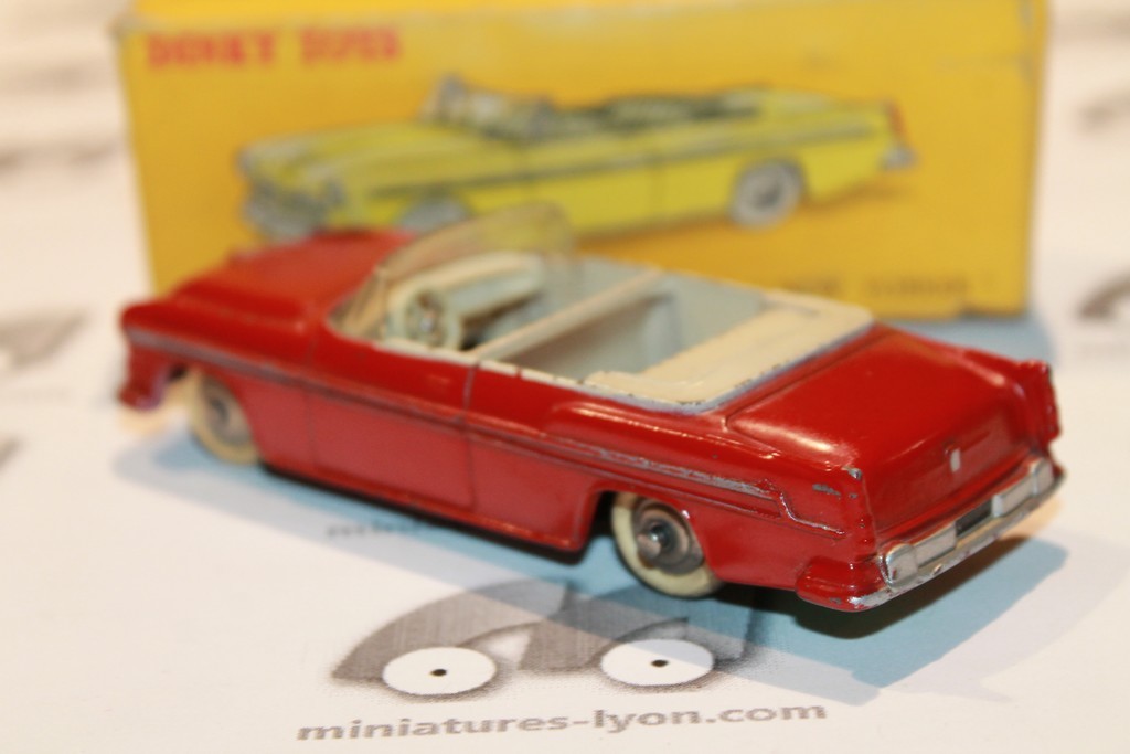 CHRYSLER NEW YORKER ROUGE 1955 DINKY TOYS 1/43°