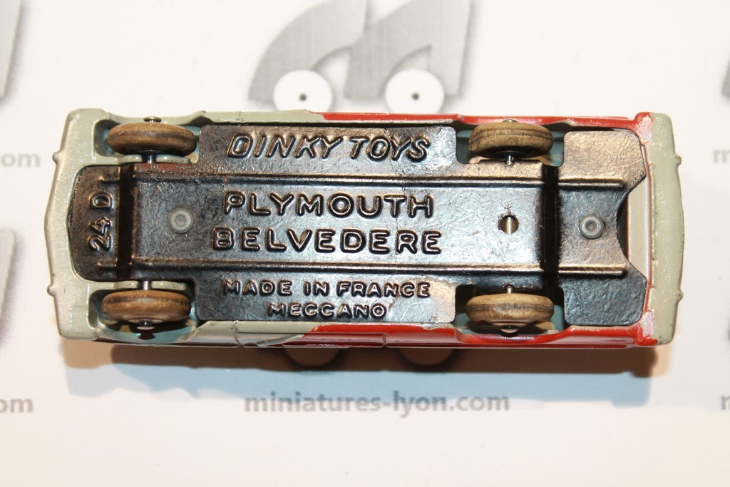 PLYMOUTH BELVEDERE GRISE ET ROUGE DINKY TOYS 1/43°