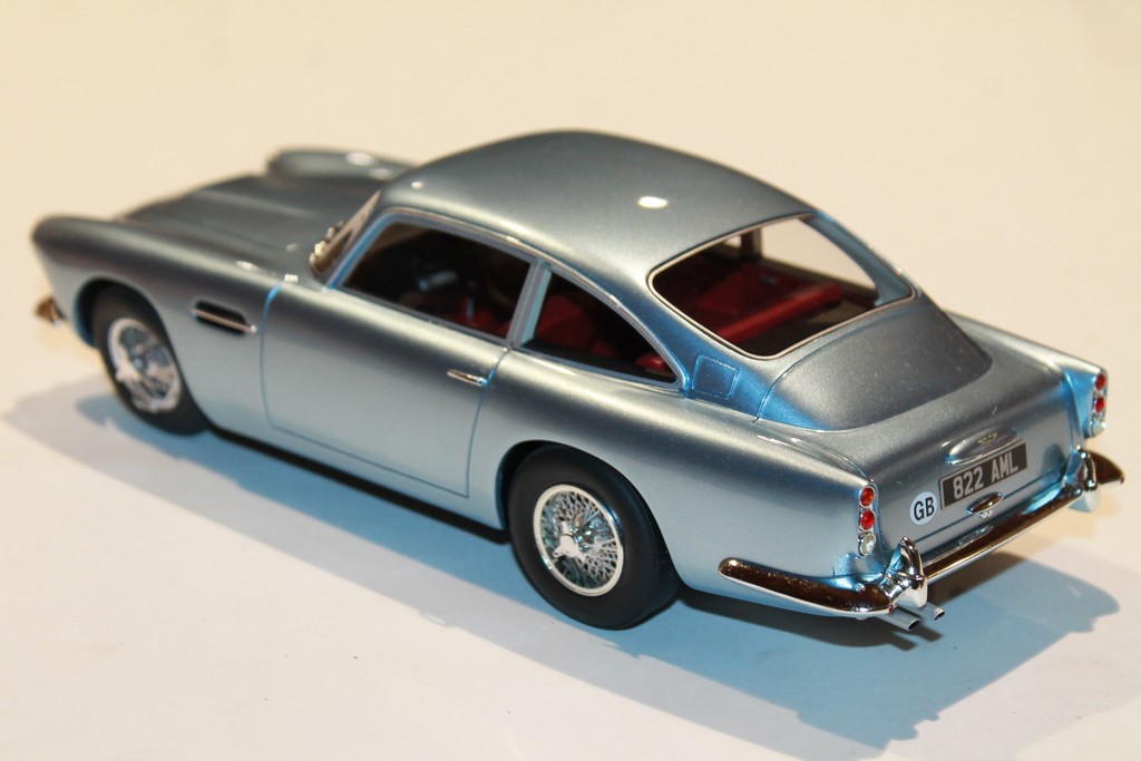 ASTON MARTIN DB4 BLEU 1960 CULT SCALE MODEL 1/18°