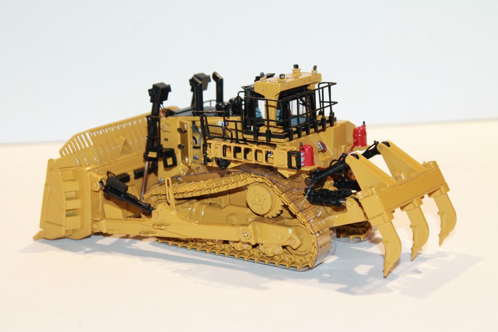 CATERPILLAR D11 DOZER - TKN DESIGN DM 1/50°