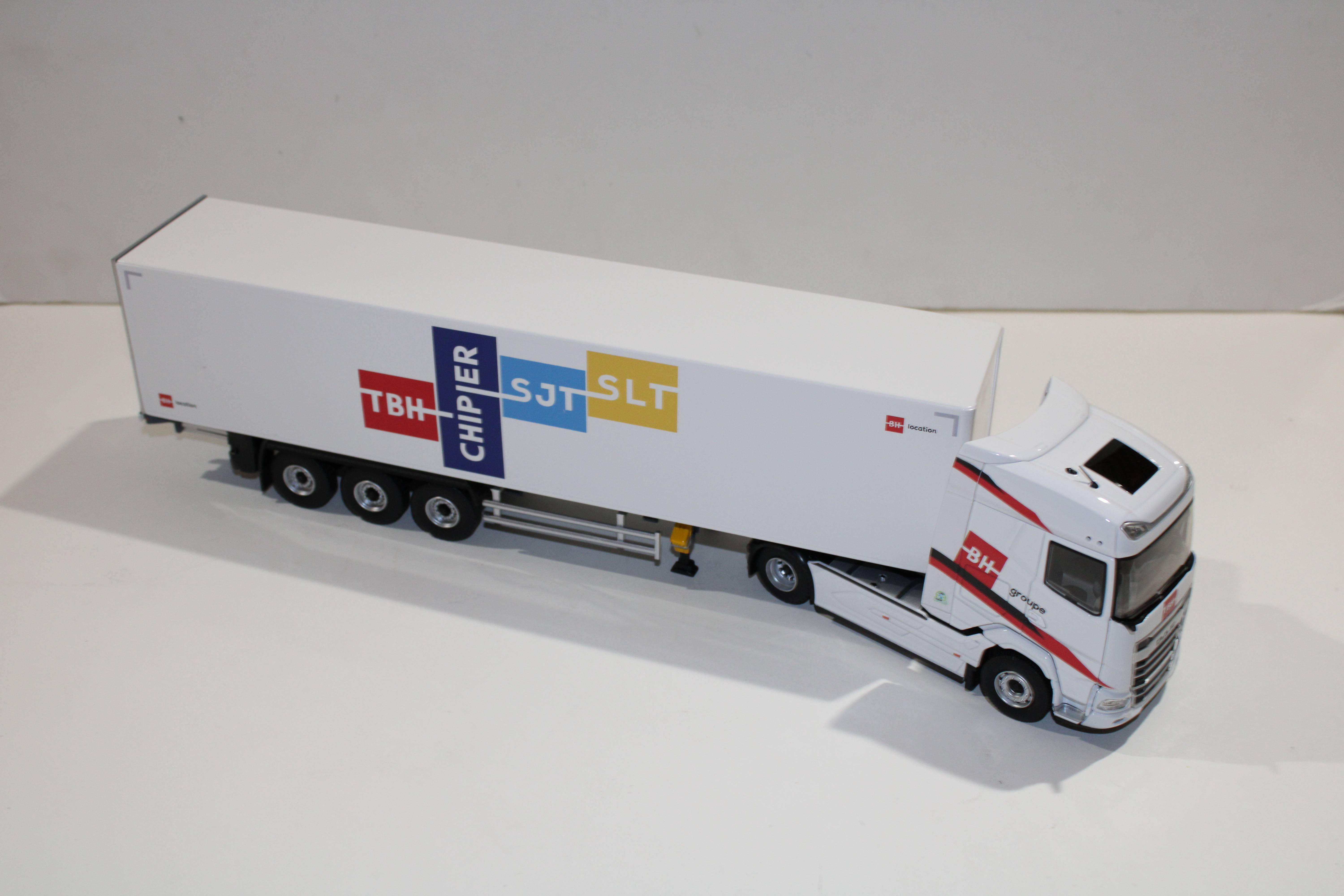 DAF XG RMORQUE FOURGON BH GROUPE TBH ELIGOR 1/43°