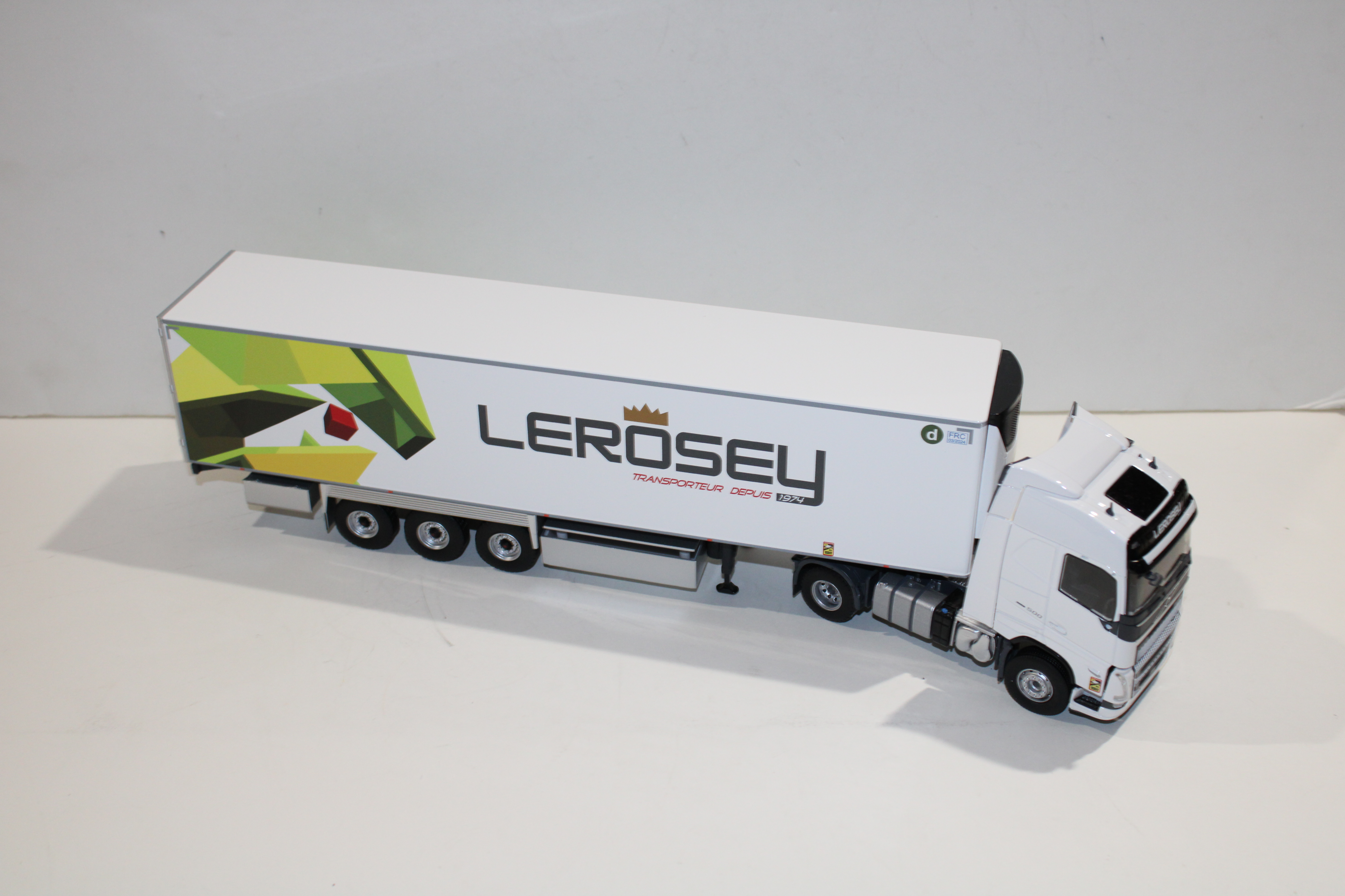 VOLVO FH 2020 REMORQUE CHEREAU LEROSEY ELIGOR 1/43°