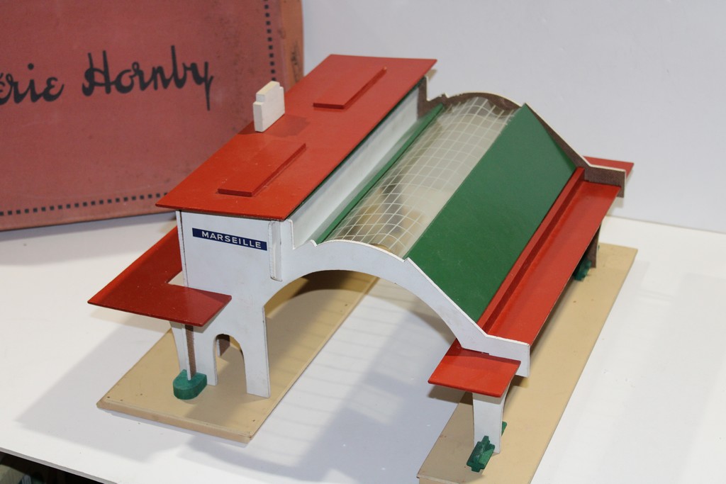 GARE EN BOIS MARSEILLE HORNBY A ASSEMBLER "0"