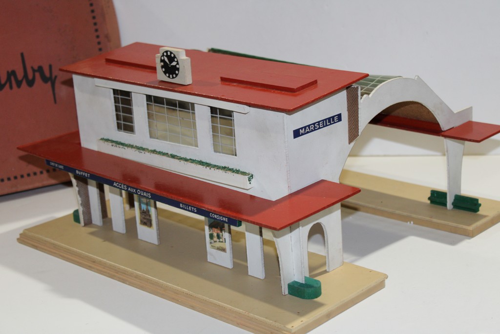 GARE EN BOIS MARSEILLE HORNBY A ASSEMBLER "0"