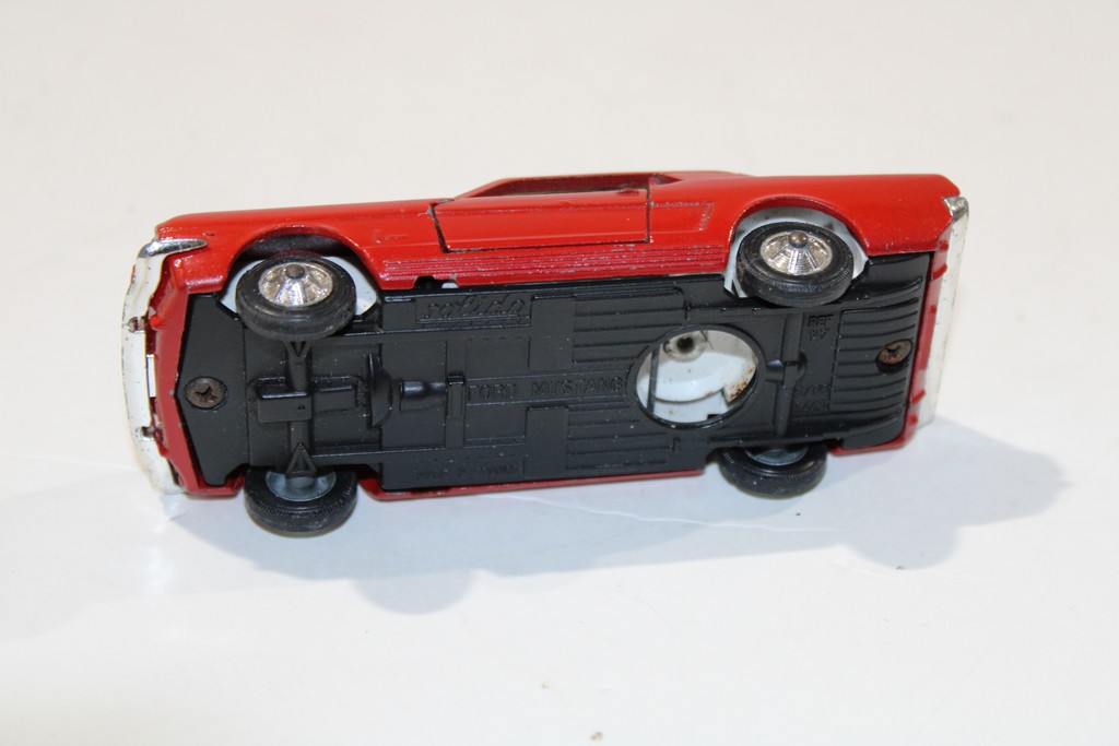 FORD MUSTANG ROUGE SOLIDO 1/43°