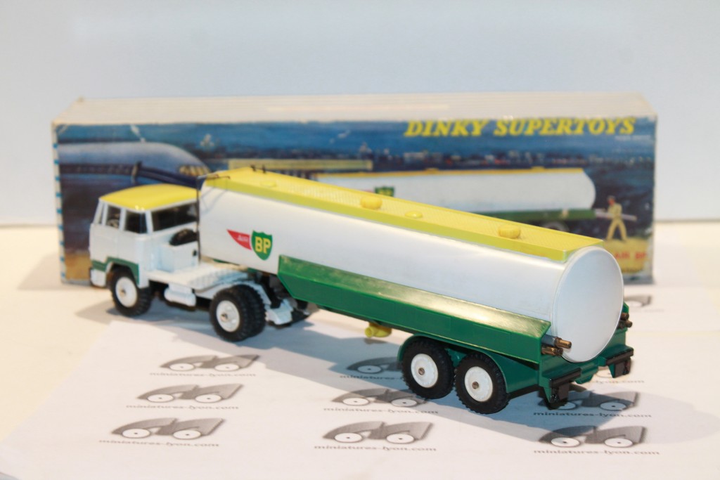 UNIC TRACTOR WITH AIR BP TANKER DINKY TOYS 1/43°