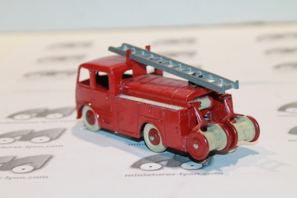 BERLIET CAMION POMPIER 1ER SECOURS DINKY TOYS 1/43°