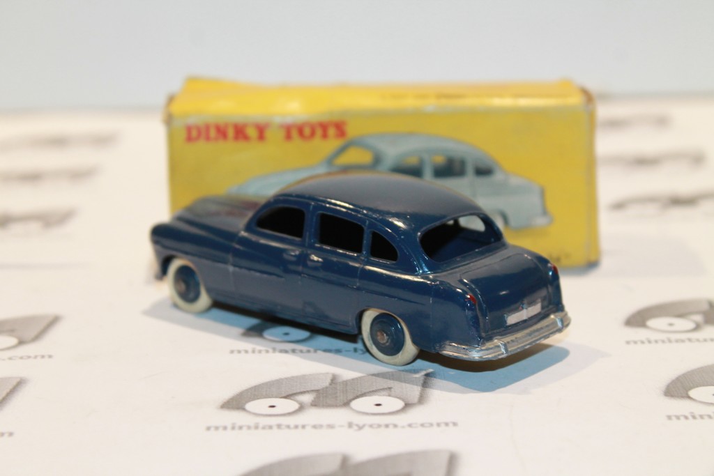 FORD VEDETTE "54" BLEUE DINKY TOYS 1/43°