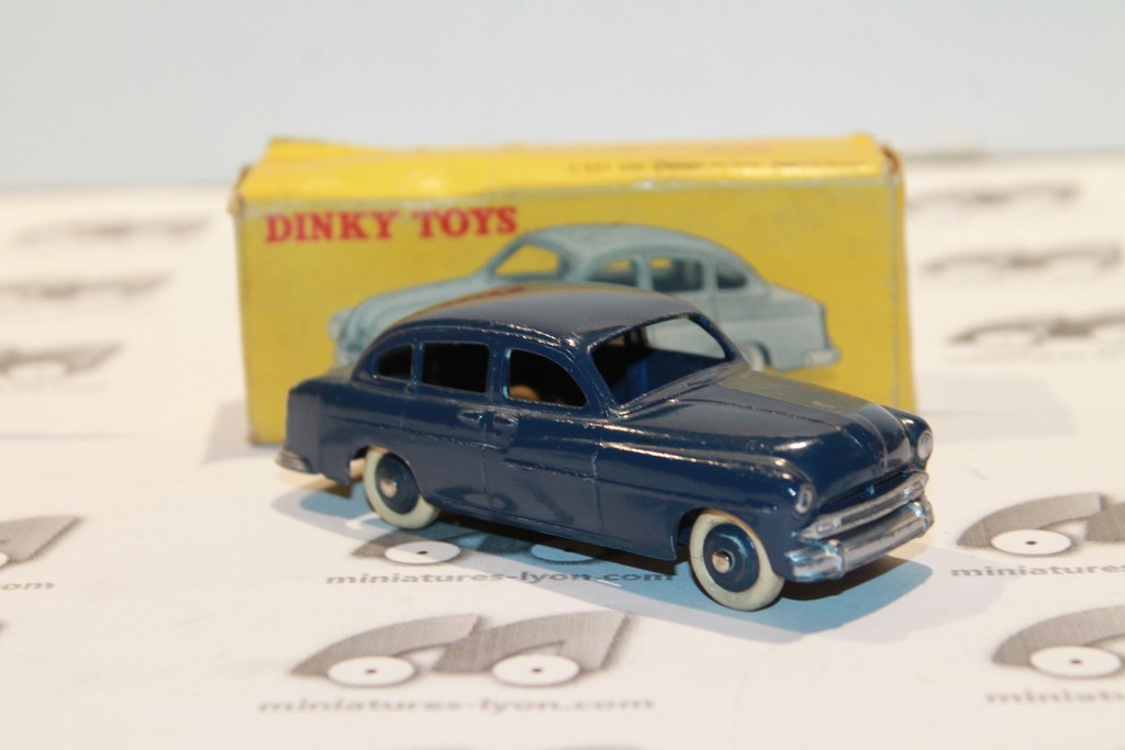FORD VEDETTE "54" BLEUE DINKY TOYS 1/43°