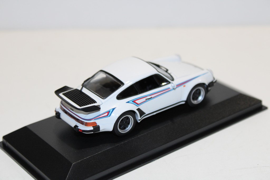 Porsche 911 Turbo Type 930 1976 Martini Racing Blanc Minichamps 1/43
