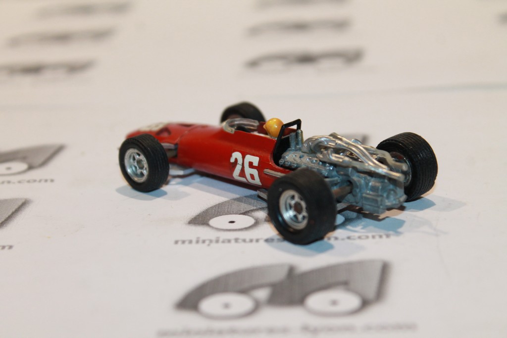 FERRARI V12 F1 N°26 DINKY TOYS 1/43°