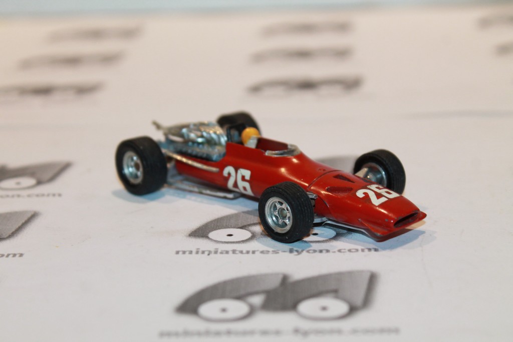FERRARI V12 F1 N°26 DINKY TOYS 1/43°